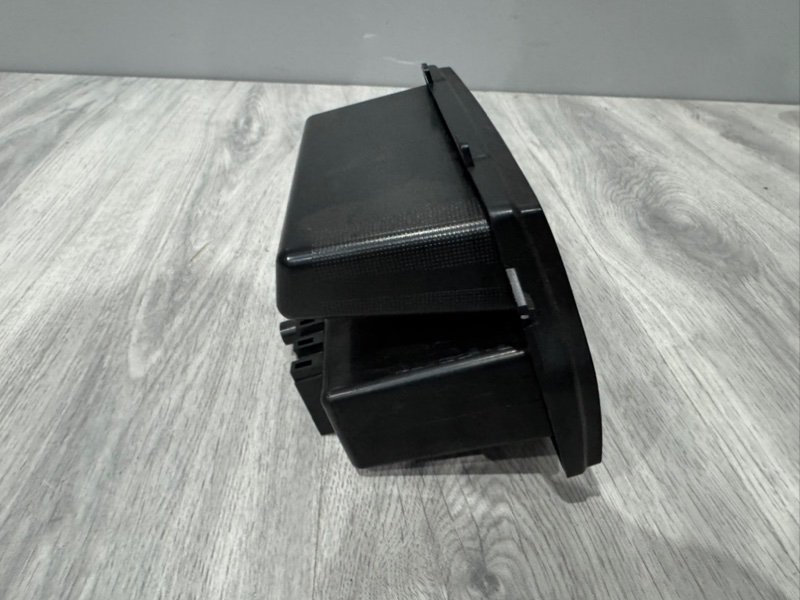 Ящик передней консоли, 500 рублей, Москва