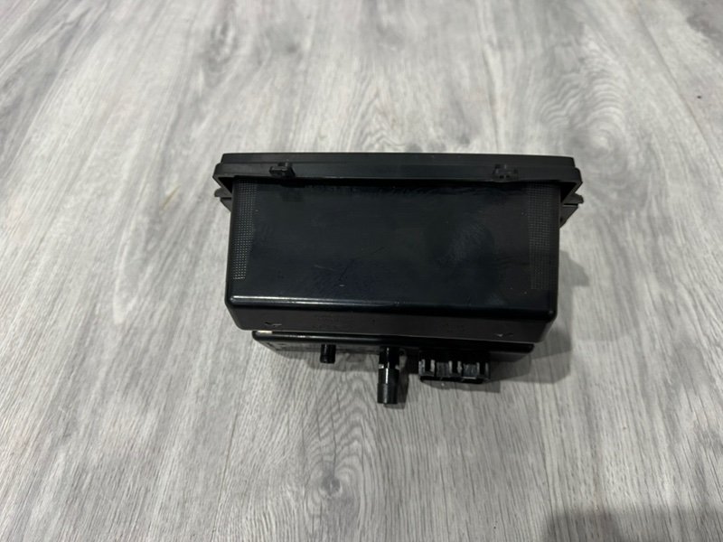 Ящик передней консоли, 500 рублей, Москва