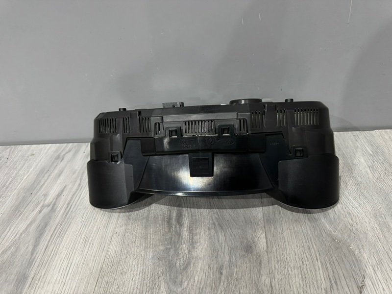 Панель приборов, 2000 рублей, Москва