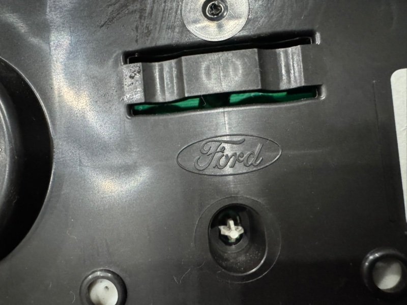 Панель приборов, 2000 рублей, Москва