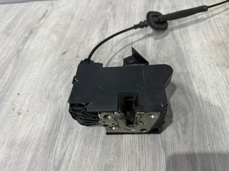 Замок двери передней правой, 2000 рублей, Москва