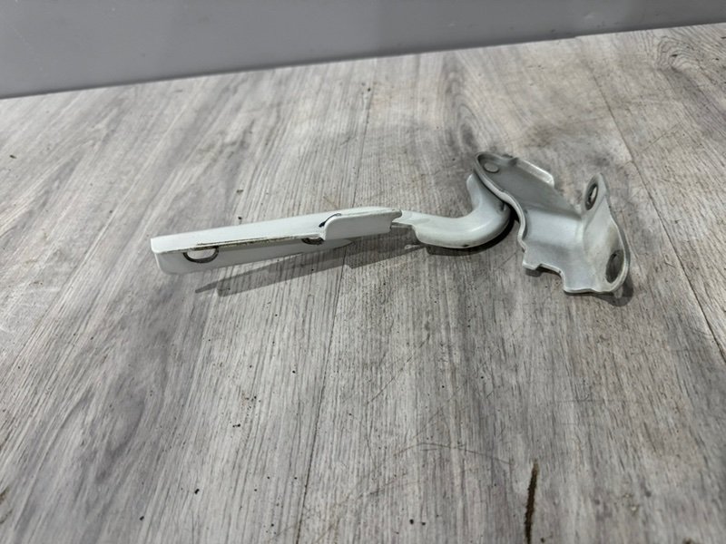 Петля капота, 500 рублей, Москва