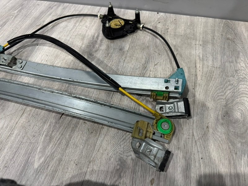 Стеклоподъемник передний, 1000 рублей, Москва