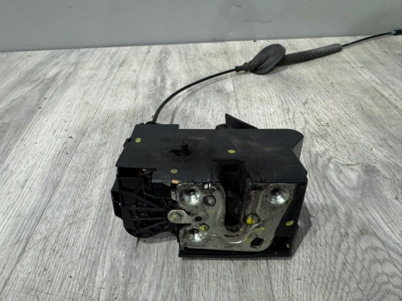 Замок двери задней правой, 2000 рублей, Москва