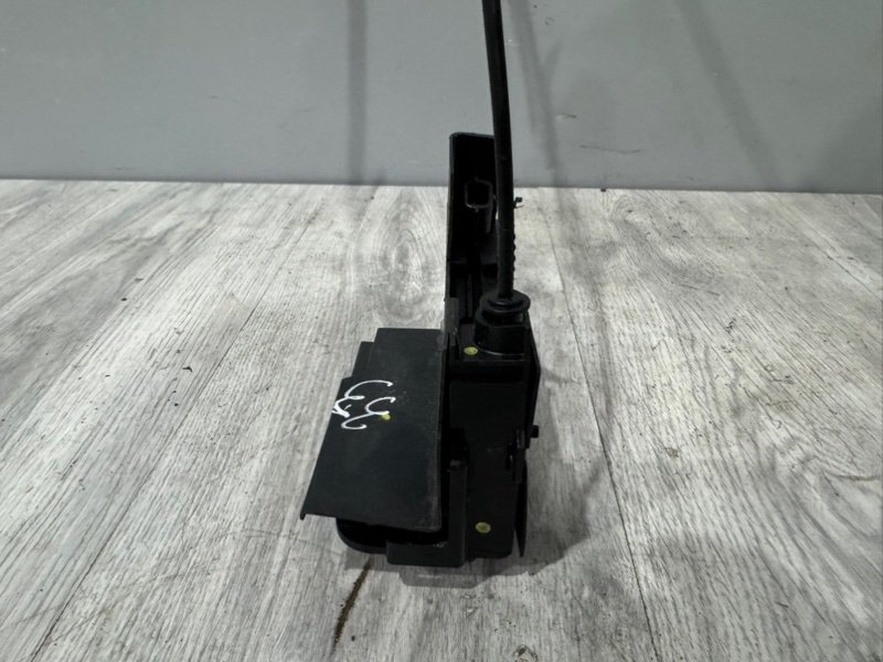 Замок двери задней правой, 2000 рублей, Москва