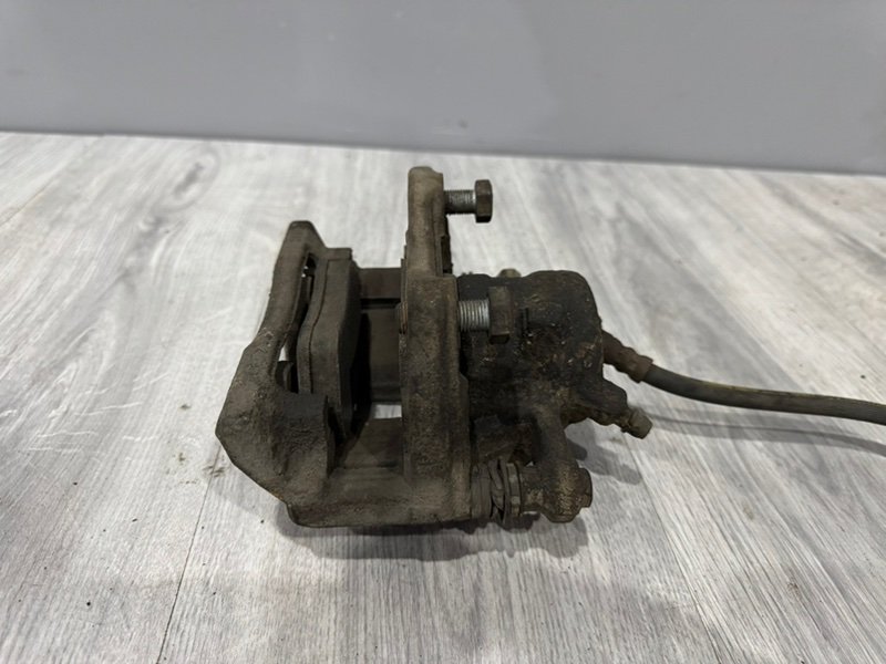 Суппорт тормозной передний правый, 1500 рублей, Москва