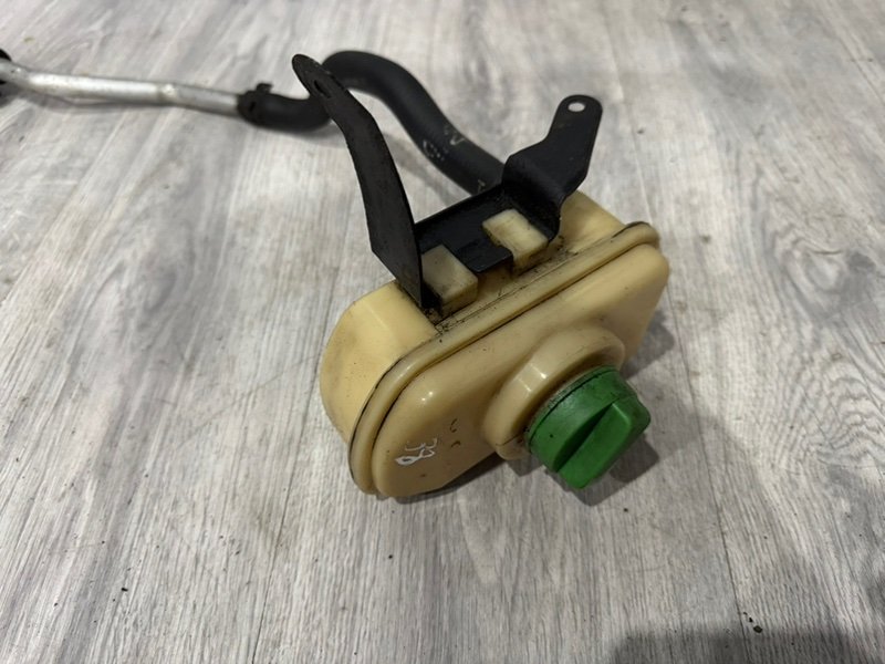 Бачок гидроусилителя руля, 1000 рублей, Москва