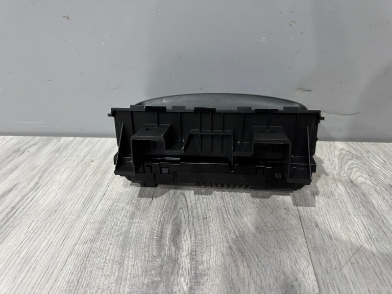 Дисплей информационный, 1000 рублей, Москва