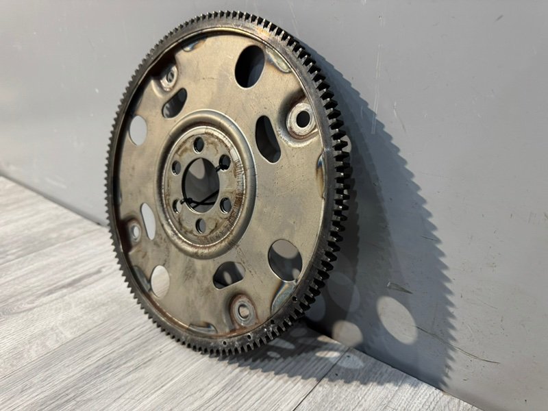 Маховик, 2000 рублей, Москва