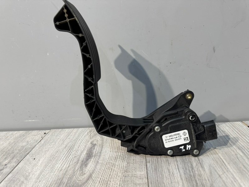 Педаль газа, 1000 рублей, Москва