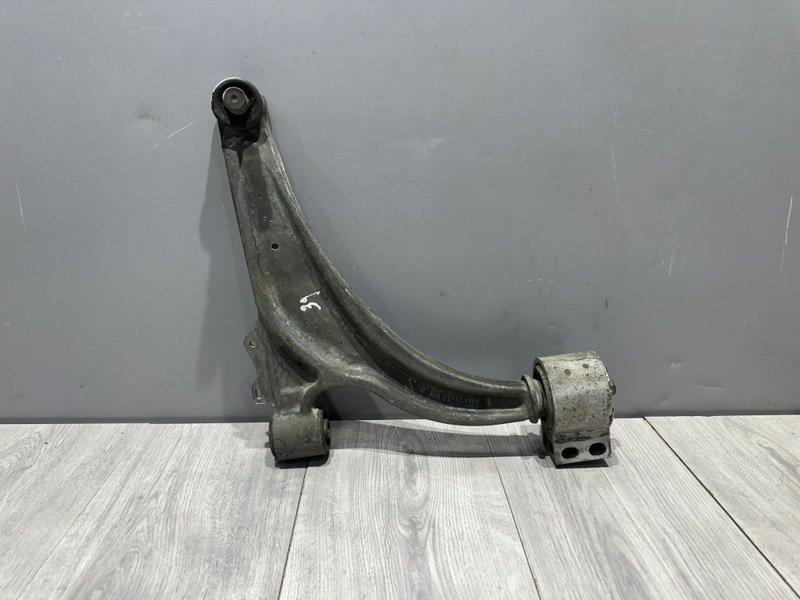 Рычаг передний правый, 5000 рублей, Москва