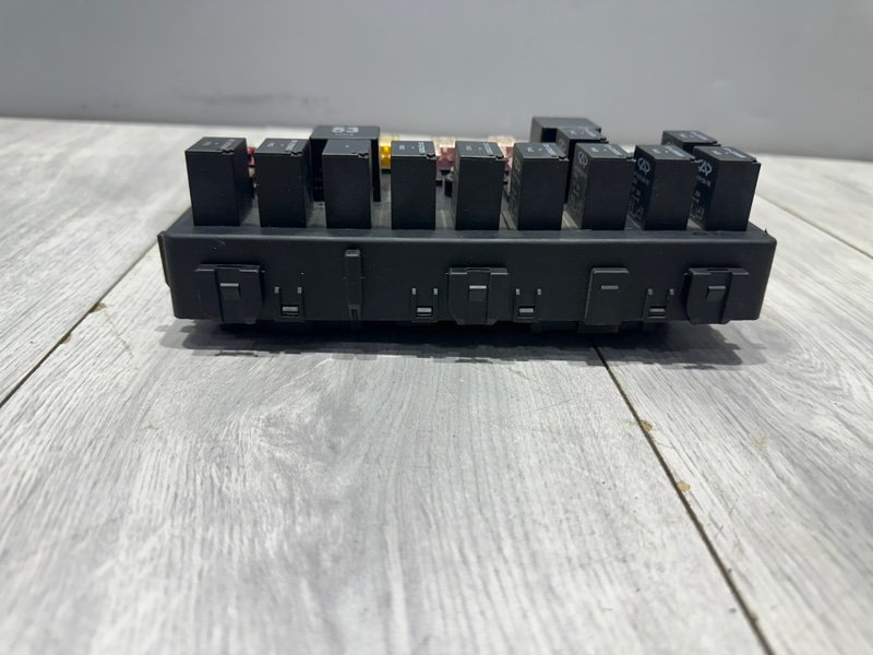 Блок предохранителей под капот, 1000 рублей, Москва