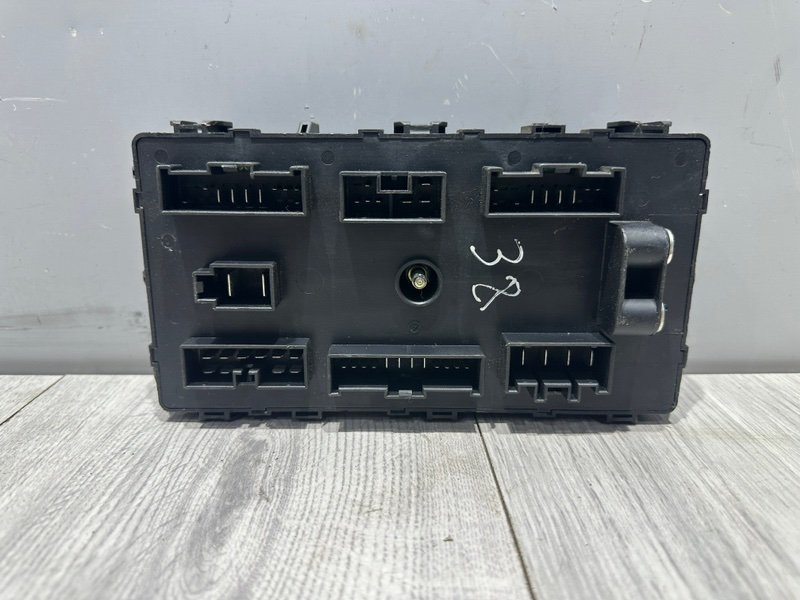 Блок предохранителей под капот, 1000 рублей, Москва