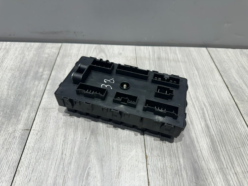 Блок предохранителей под капот, 1000 рублей, Москва