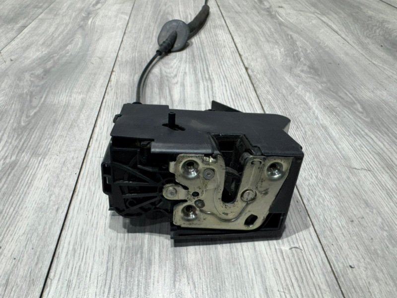 Замок двери задней правой, 2000 рублей, Москва