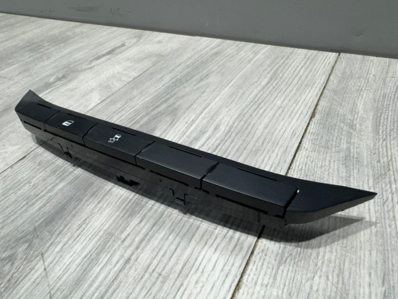 Кнопка центрального замка, 1000 рублей, Москва