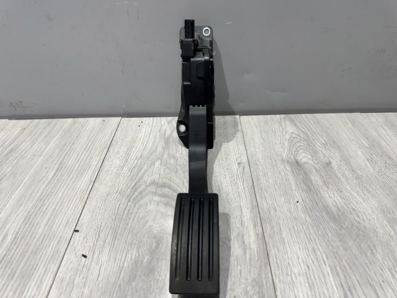 Педаль газа, 800 рублей, Москва