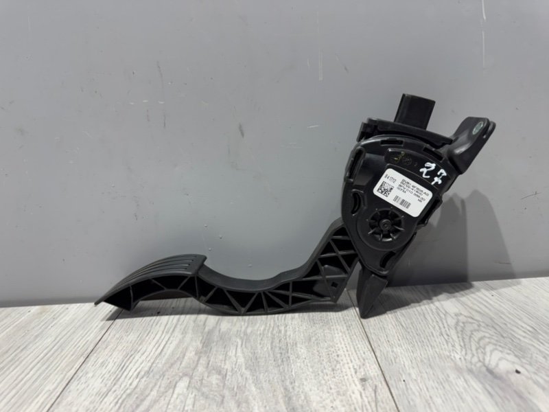 Педаль газа, 800 рублей, Москва