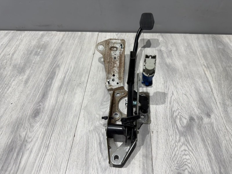 Педаль тормоза, 1500 рублей, Москва