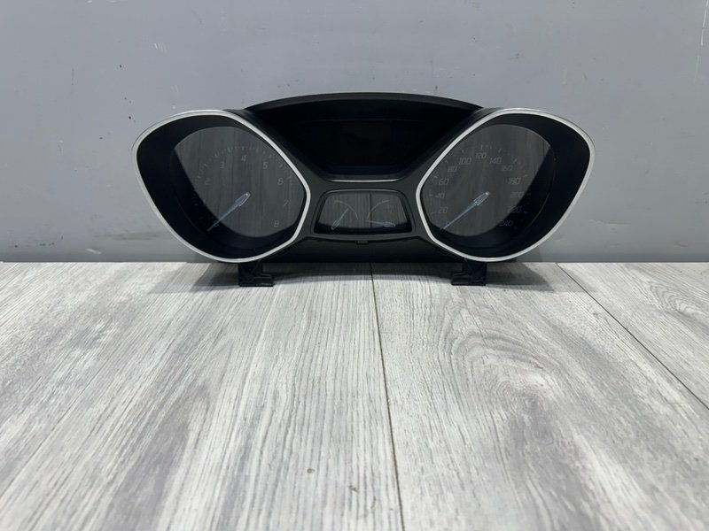 Панель приборов, 1500 рублей, Москва