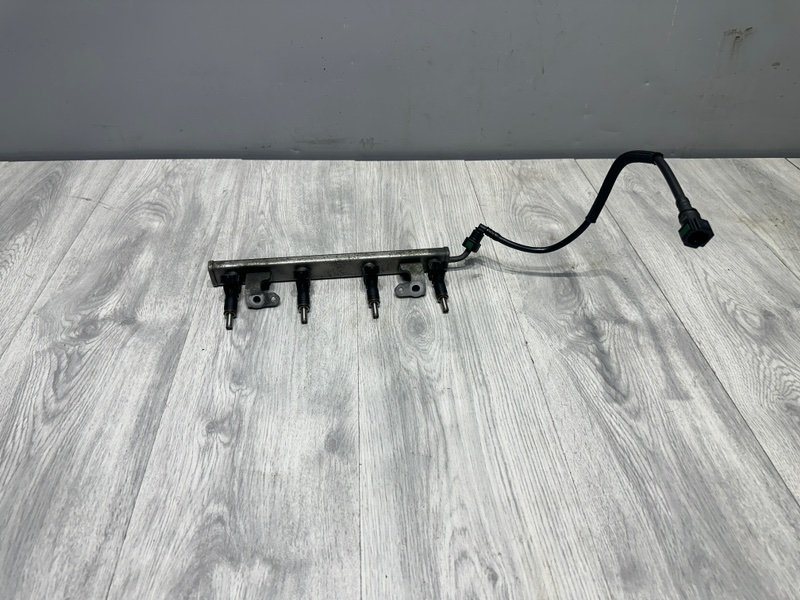 Топливная рейка, 4000 рублей, Москва