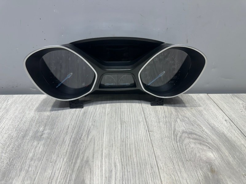 Панель приборов, 1200 рублей, Москва