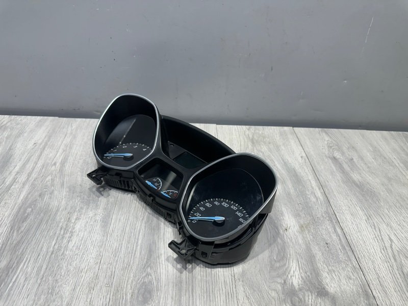 Панель приборов, 1200 рублей, Москва