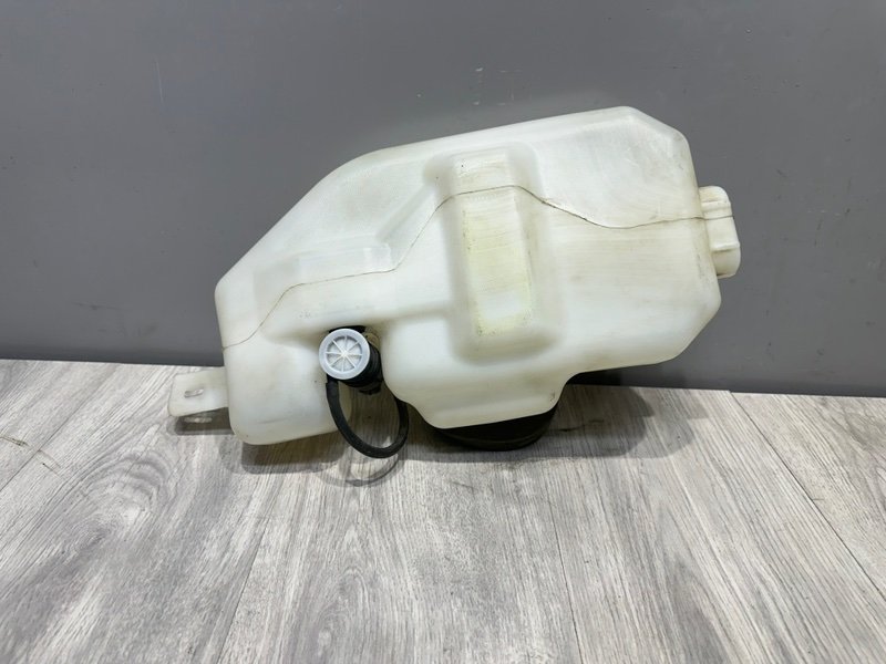 Бачок омывателя лобового стекла, 500 рублей, Москва