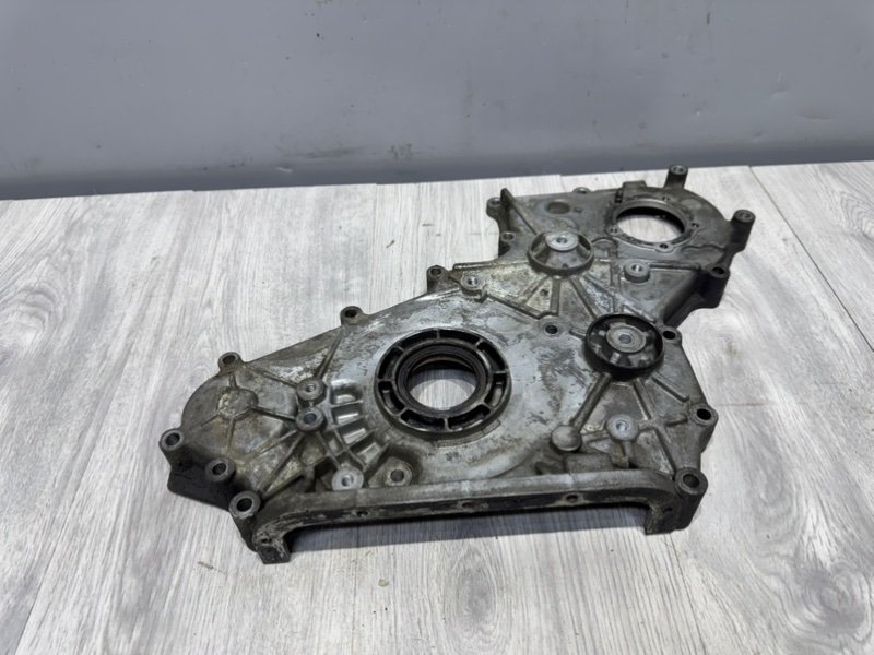 Крышка двигателя, Москва