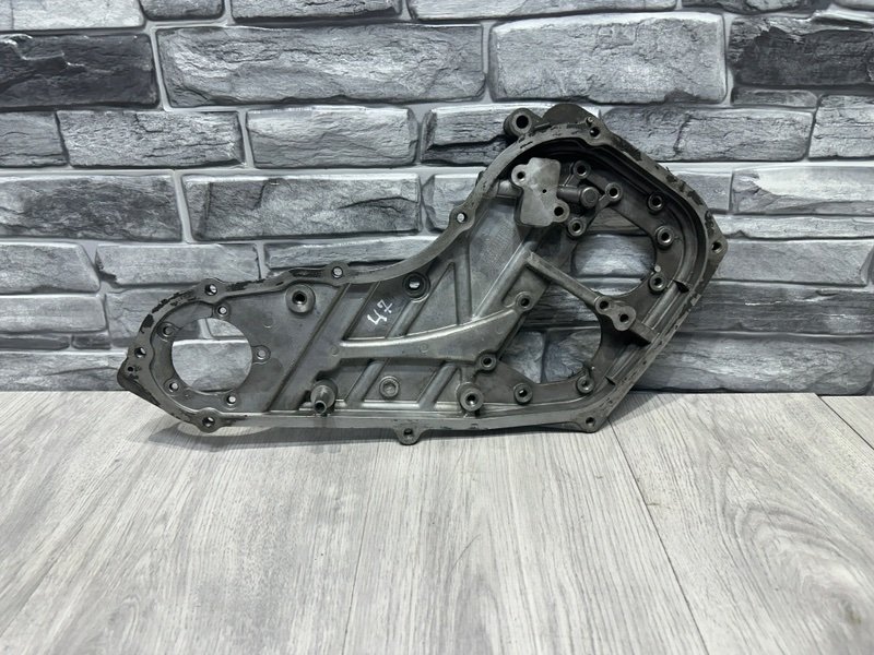 Крышка двигателя, Москва