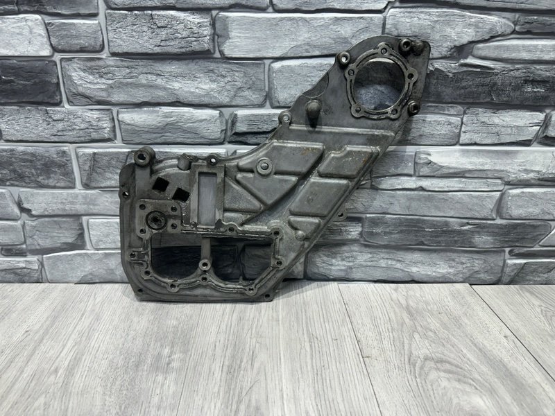 Крышка двигателя, Москва