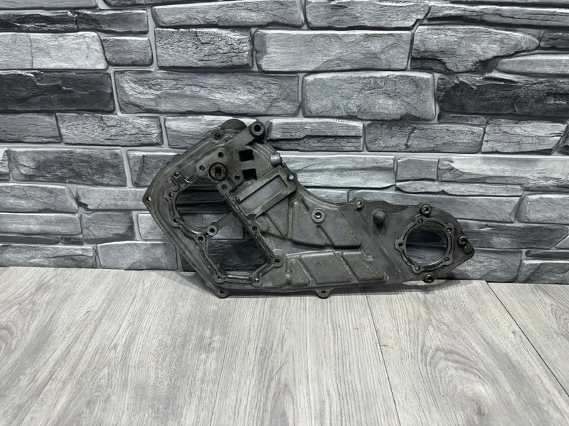 Крышка двигателя, Москва