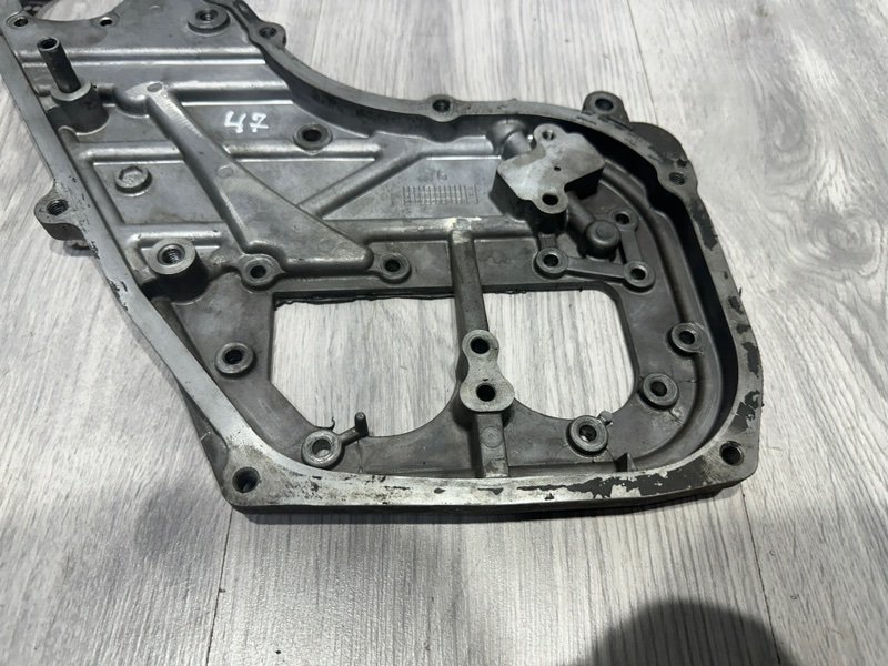 Крышка двигателя, Москва