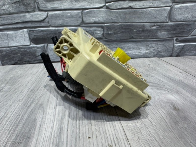 Блок предохранителей салонный, 1000 рублей, Москва