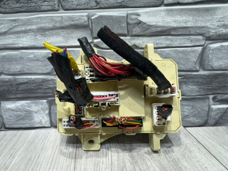 Блок предохранителей салонный, 1000 рублей, Москва