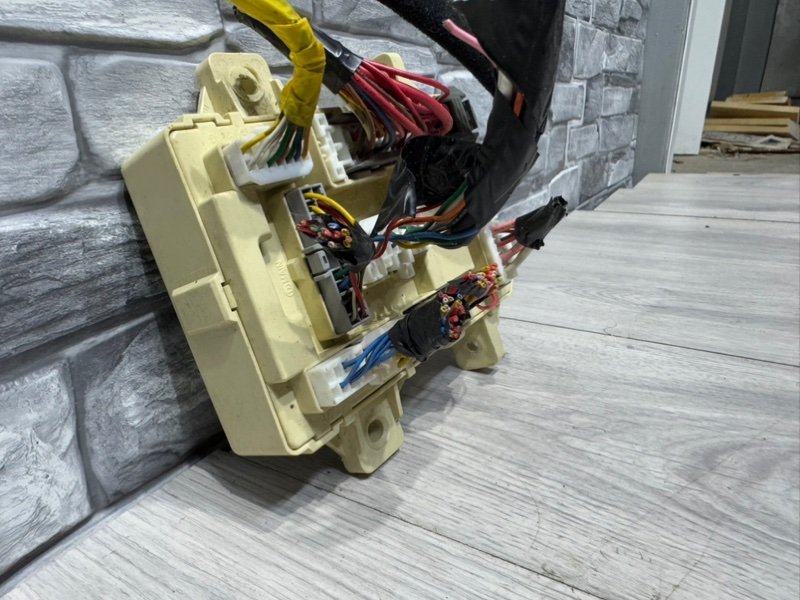 Блок предохранителей салонный, 1000 рублей, Москва