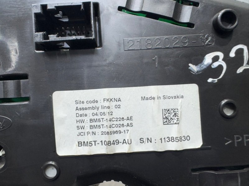 Панель приборов, 1500 рублей, Москва