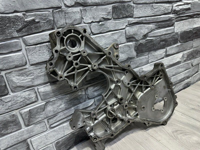 Крышка двигателя, Москва