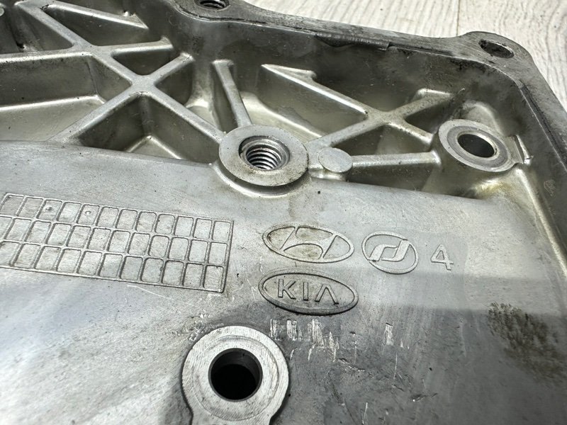 Крышка двигателя, Москва