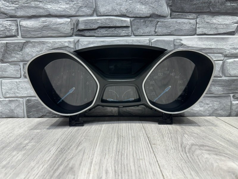 Панель приборов, 1600 рублей, Москва