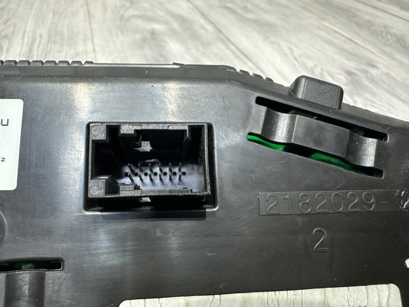 Панель приборов, 1600 рублей, Москва