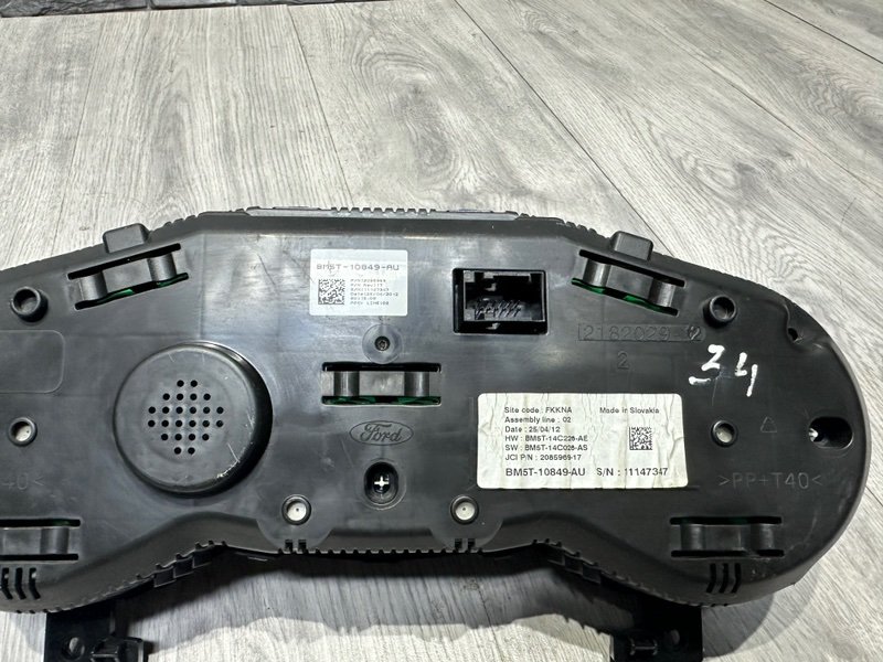 Панель приборов, 1600 рублей, Москва