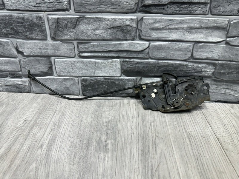 Замок капота, 1000 рублей, Москва