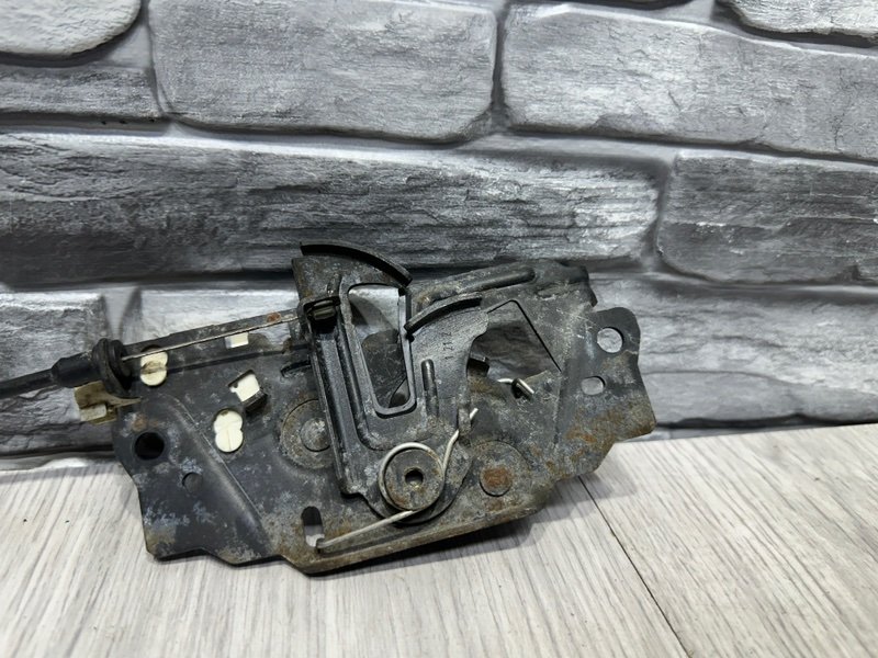 Замок капота, 1000 рублей, Москва