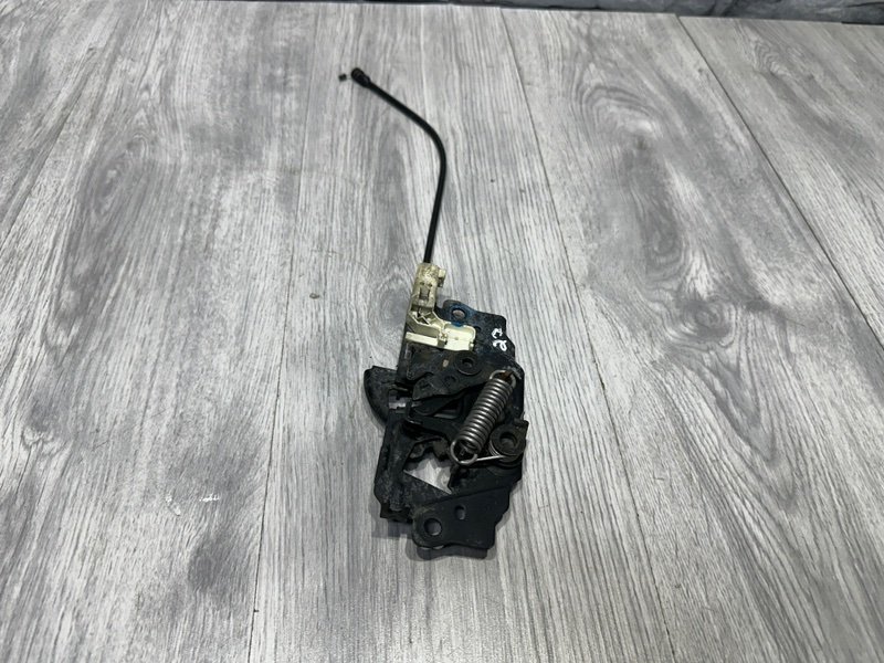 Замок капота, 1000 рублей, Москва