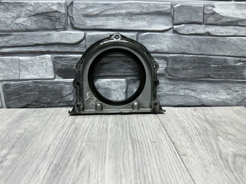 Крышка двигателя, Москва