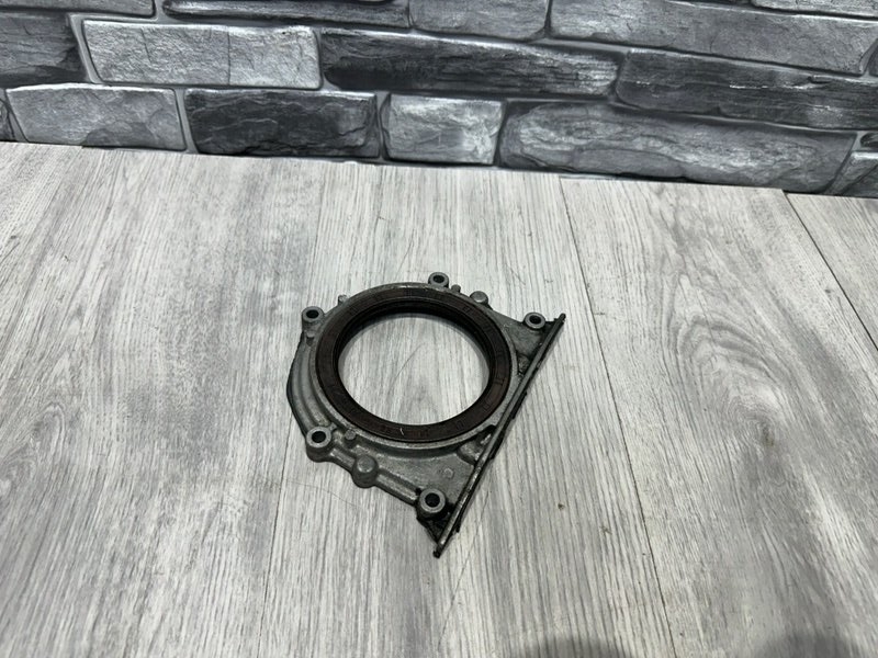 Крышка двигателя, Москва