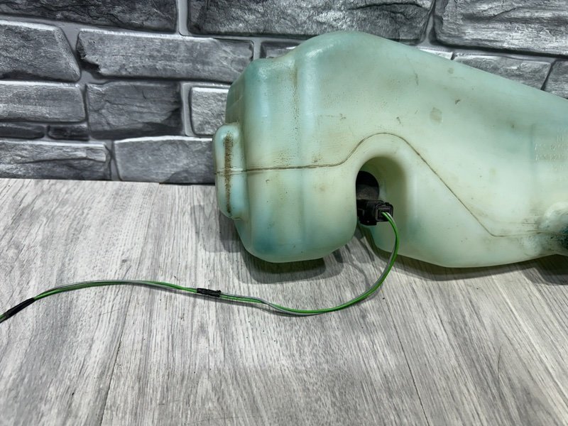 Бачок омывателя лобового стекла, 1000 рублей, Москва