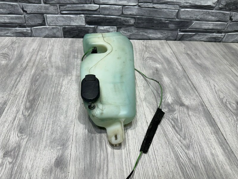 Бачок омывателя лобового стекла, 1000 рублей, Москва