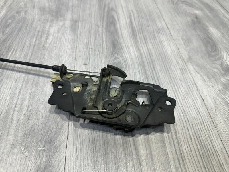 Замок капота, 1000 рублей, Москва